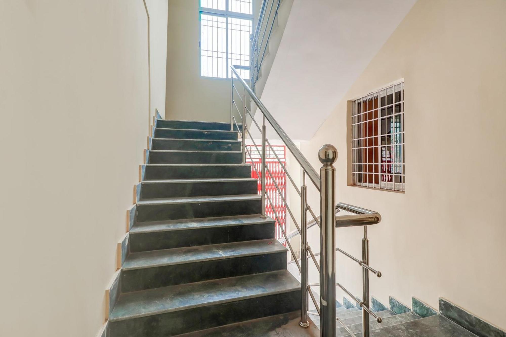 Hotel O Sidhu Kanhu & Banquet Ráncsí Kültér fotó